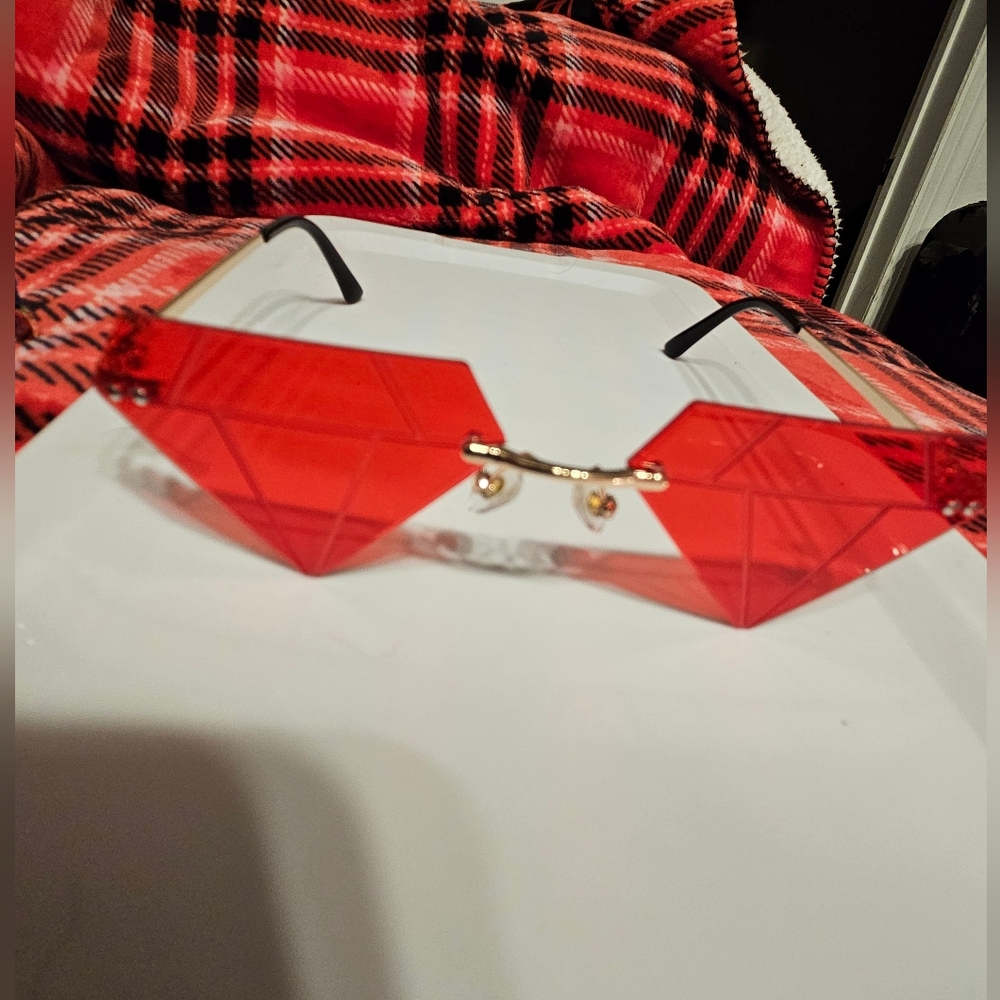 Red Diamond Rimless Sunglasses - Picture 2 of 3